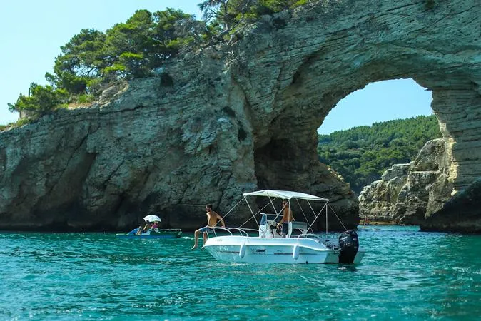 Noleggio barca senza patente nautica da Vieste