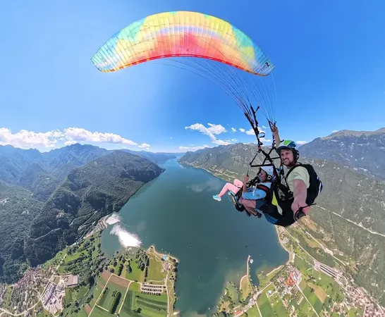 Volo in parapendio sul Lago d'Idro da Monte Alpo