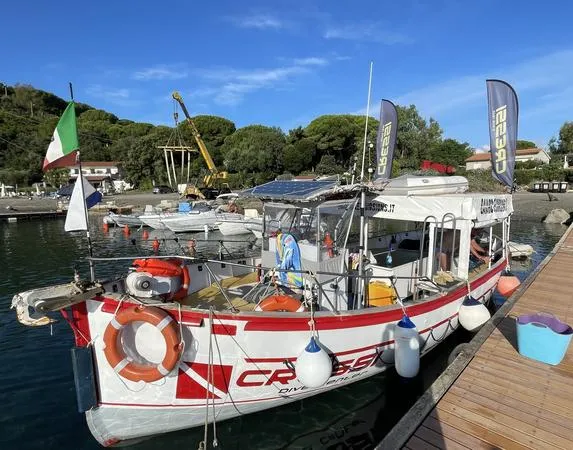 Escursione in barca alla Grotta Azzurra dell'Isola d'Elba da Lacona