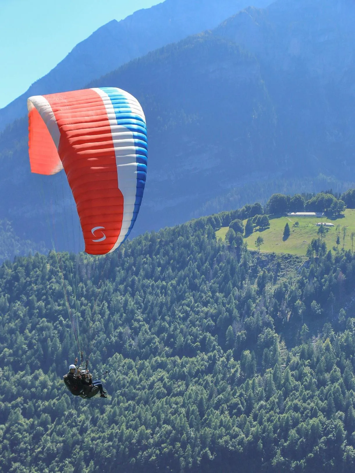 Volo in parapendio sulle Dolomiti del Brenta da Molveno