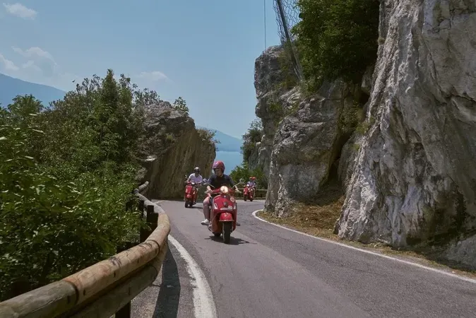 Giro in vespa da Salò
