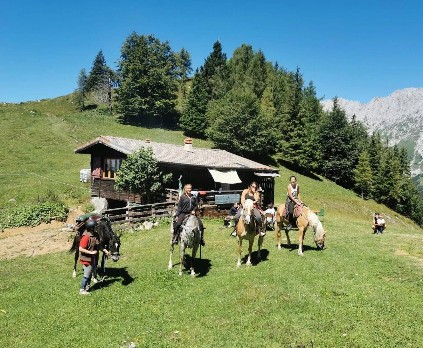 Passeggiata a cavallo in Val Seriana vicino al Lago d'Iseo