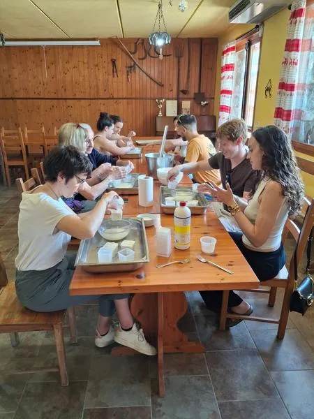 Fattoria didattica sul formaggio in Val Seriana a Onore