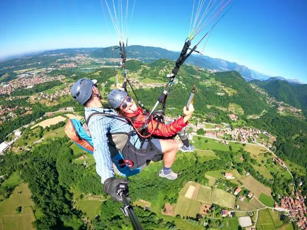 Volo in parapendio biposto tra Lecco e Bergamo