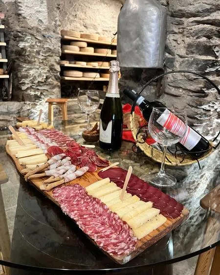 Visita in fattoria e degustazione di prodotti tipici a Sondrio