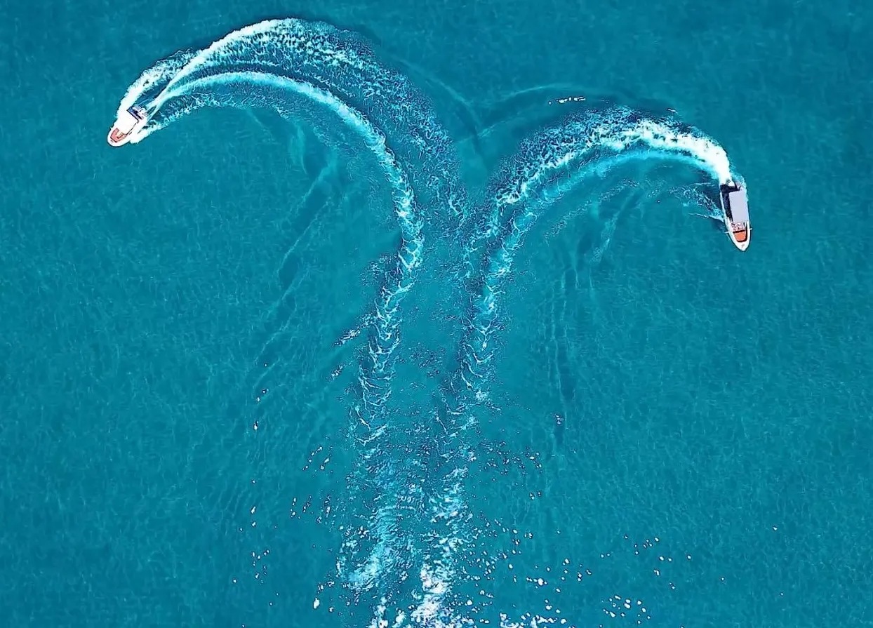 Tour in gommone con aperitivo e soste bagno a Tropea e Capo Vaticano