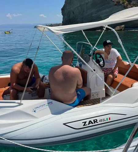 Escursione in gommone lungo la Costa degli Dei da Tropea