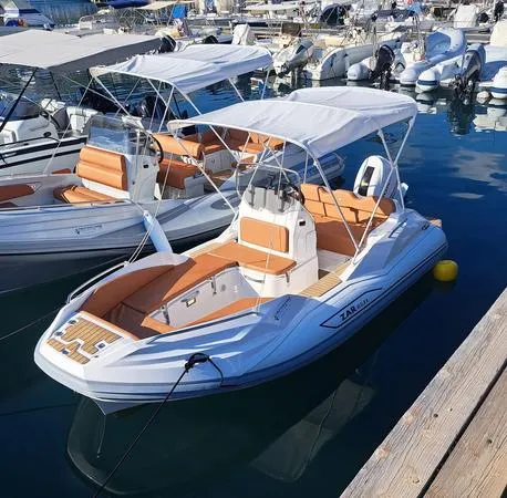 Noleggio gommone senza patente nautica da Tropea