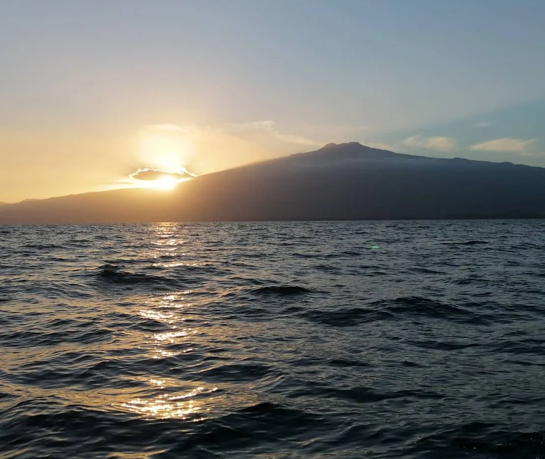 Gozzo trip in the Bay of Taormina from Giardini di Naxos at sunset