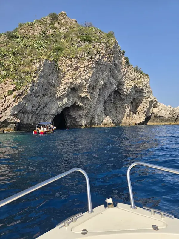 Boat rental without a license in the Bay of Taormina and Letojanni