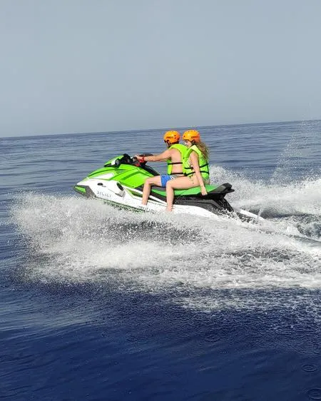 Noleggio moto d'acqua nella baia di Toarmina e Letojanni