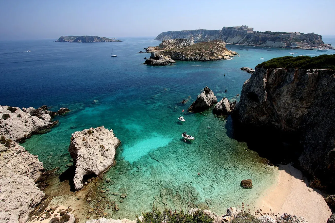 Tour in motonave alle Isole Tremiti da Vieste con giro dell'Arcipelago