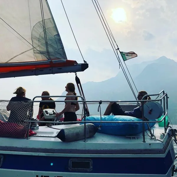 Giro privato in barca a vela sul Lago di Garda da Riva