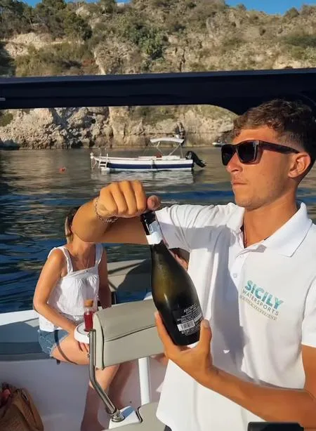 Escursione in barca di tre ore da Letojanni