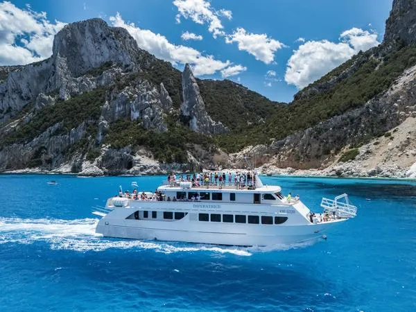 Minicrociera giornaliera in motonave con partenza da La Caletta