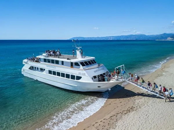 Minicrociera giornaliera in motonave con partenza da Orosei