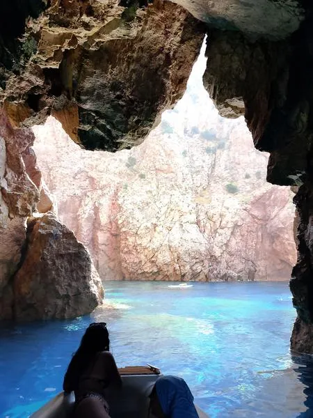 Escursione giornaliera in gommone da Sant'Antioco all'isola di San Pietro