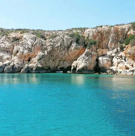 Escursione giornaliera in gommone da Sant'Antioco all'isola di San Pietro
