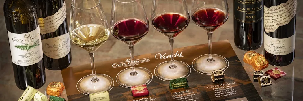 Degustazione di vino e abbinamento cioccolato nelle Langhe
