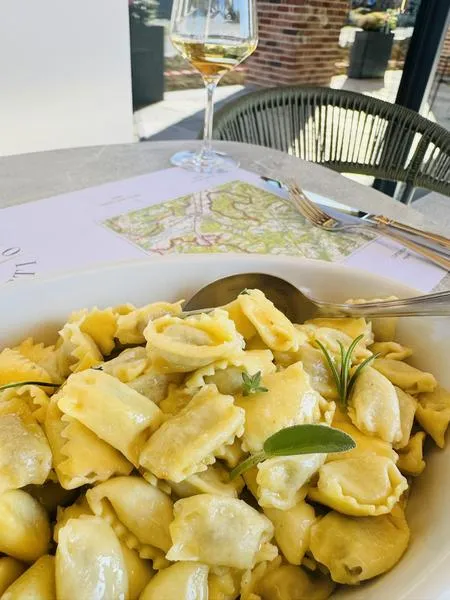 Pranzo con degustazione vini e visita alla Cantina Massimo Rivetti nelle Langhe