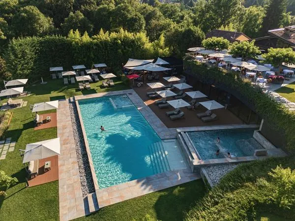 Ingresso in spa e massaggio rilassante al Castello di Casiglio vicino al Lago di Como