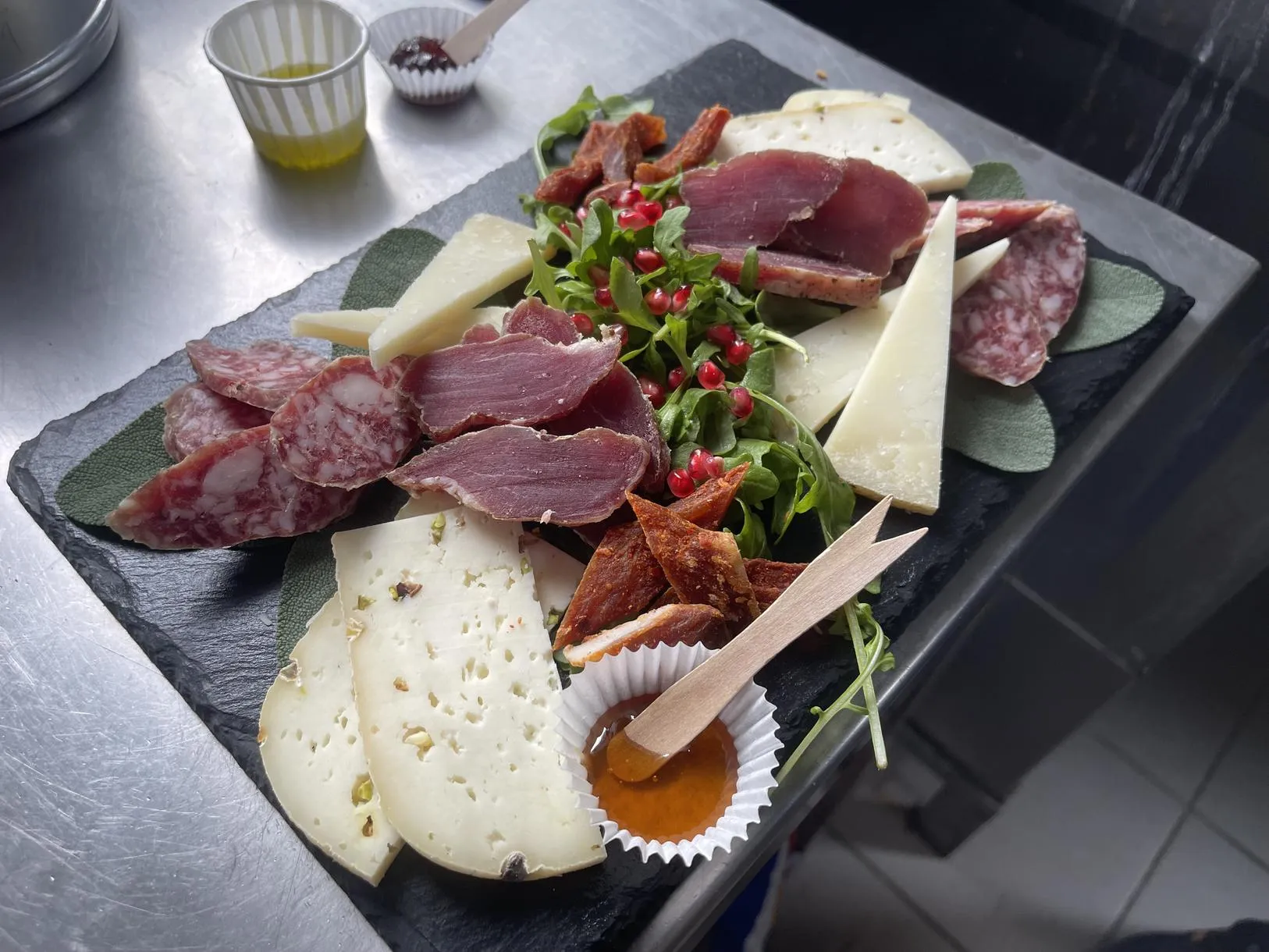 Degustazione di vino e olio alla Cantina Capitani sul Lago di Bracciano