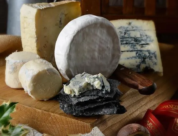 Degustazione di formaggio in Valsassina a Pasturo