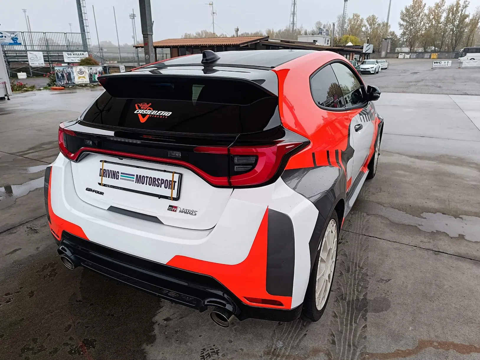 Corso di guida veloce in pista a Castelletto di Branduzzo nell'Oltrepò Pavese