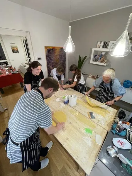 Corso di pasta fresca e Tiramisù con cena a Milano