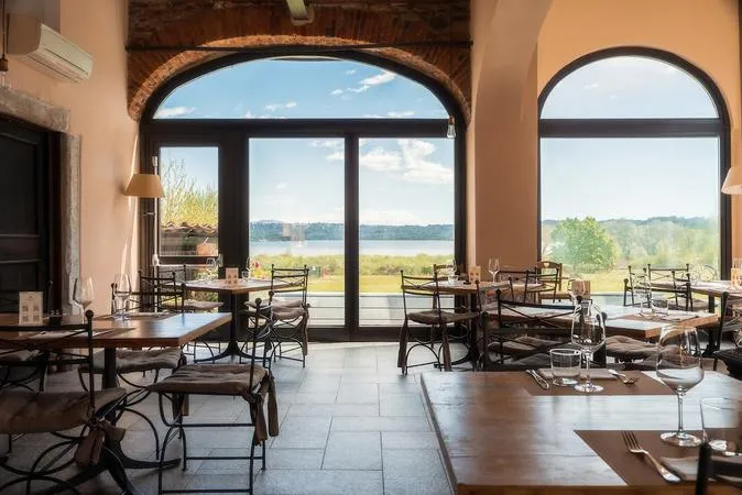 Cena romantica sul Lago di Varese e pernottamento