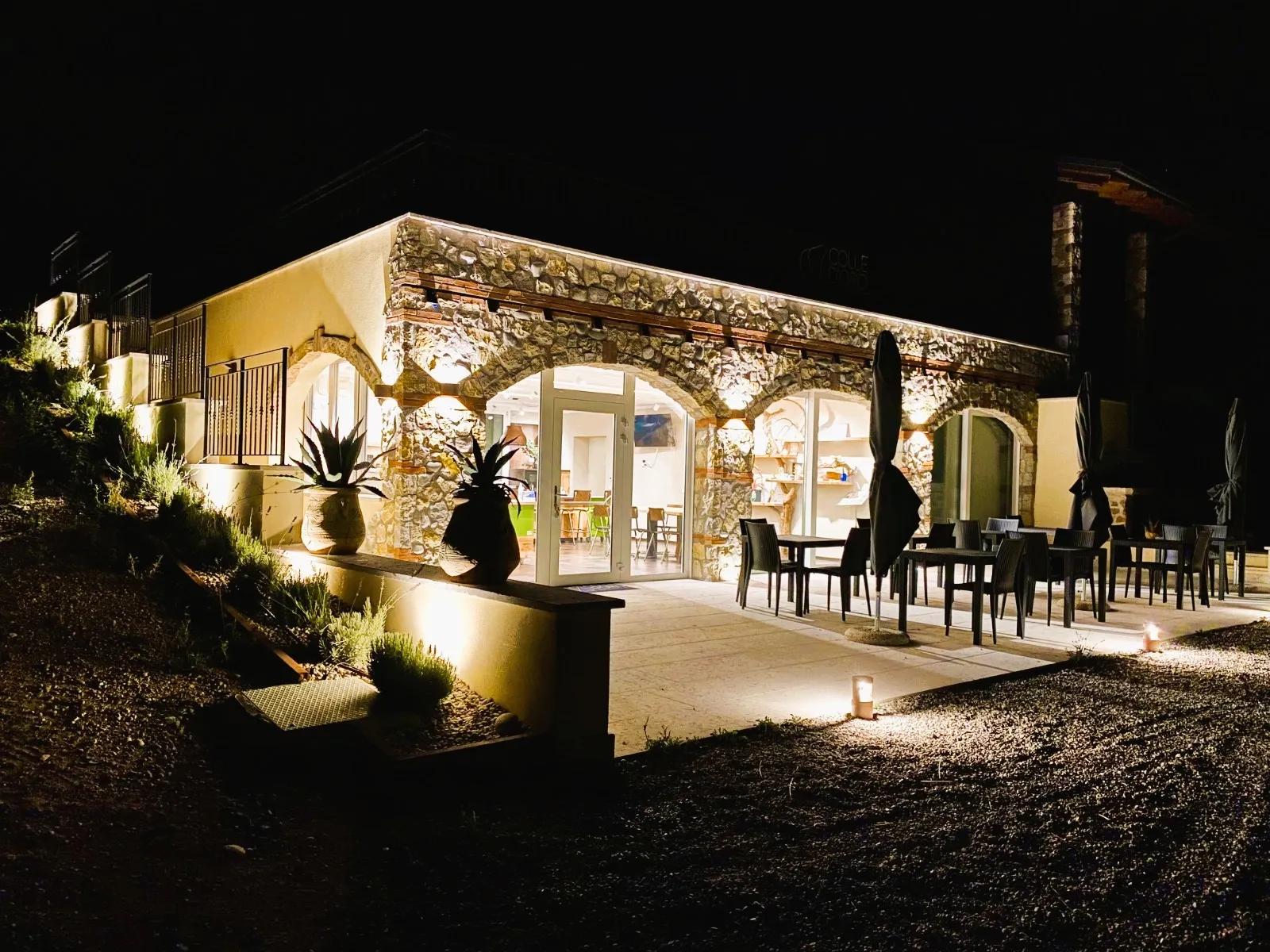 Aperitivo a base di olio extra vergine di oliva sul Lago di Garda