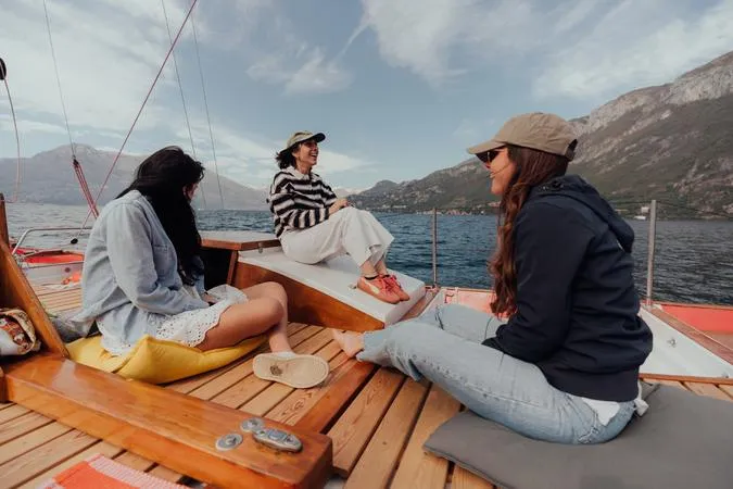 Tour privato personalizzato in catamarano sul Lago di Como