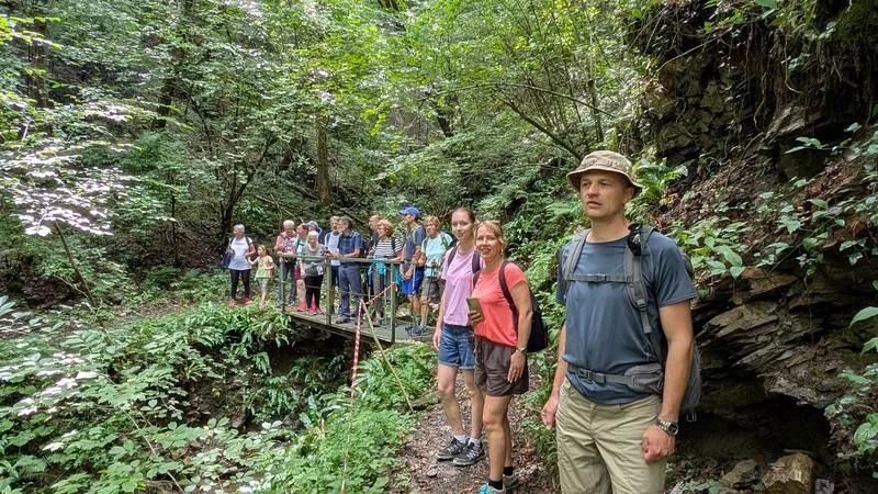 TREKKING LEGGERO E DEGUSTAZIONE  CUCINA TIPICA