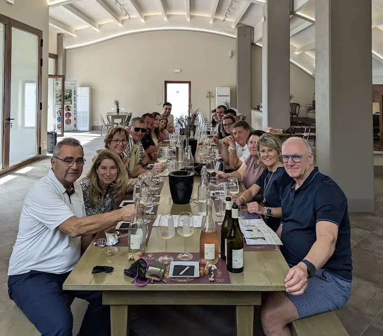 Truffle hunt with wine tasting and lunch in Arezzo