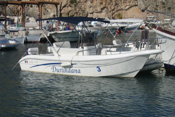 Boat rental 40 horses in Castro