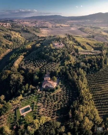 Visita all'Abbazia dell’XI secolo a Terricciola e pranzo con degustazione vini
