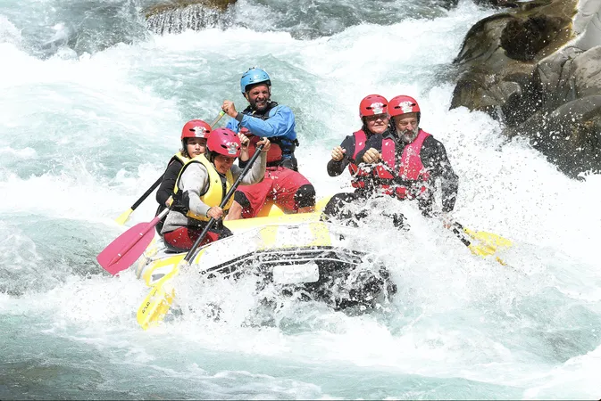 Rafting adrenalinico sul torrente Lima