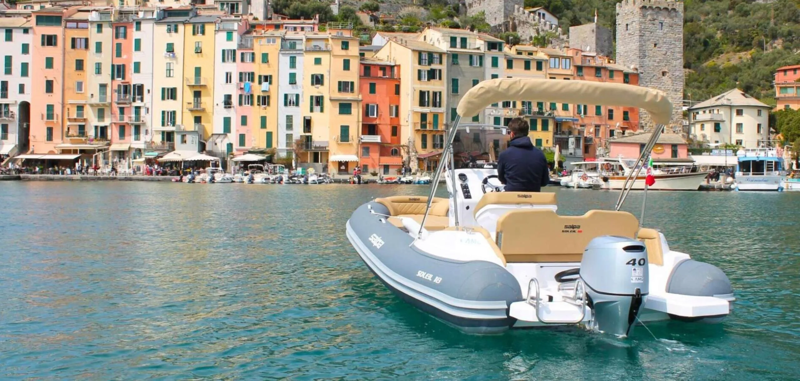 Noleggio gommone senza patente nautica da La Spezia
