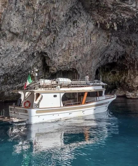 Escursione in barca per l'intera giornata da Castro a Otranto con pranzo