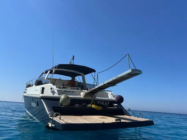 Escursione in barca di gruppo con pranzo a bordo da Bisceglie