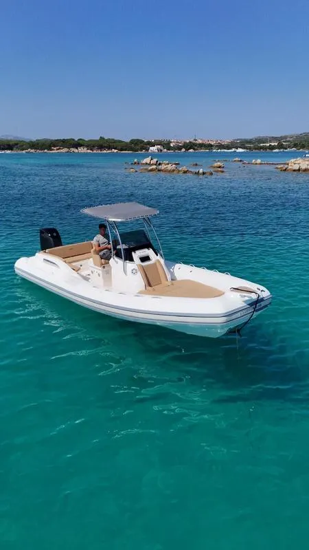 Noleggio Barca con Skipper nell'Arcipelago di La Maddalena - Club 28