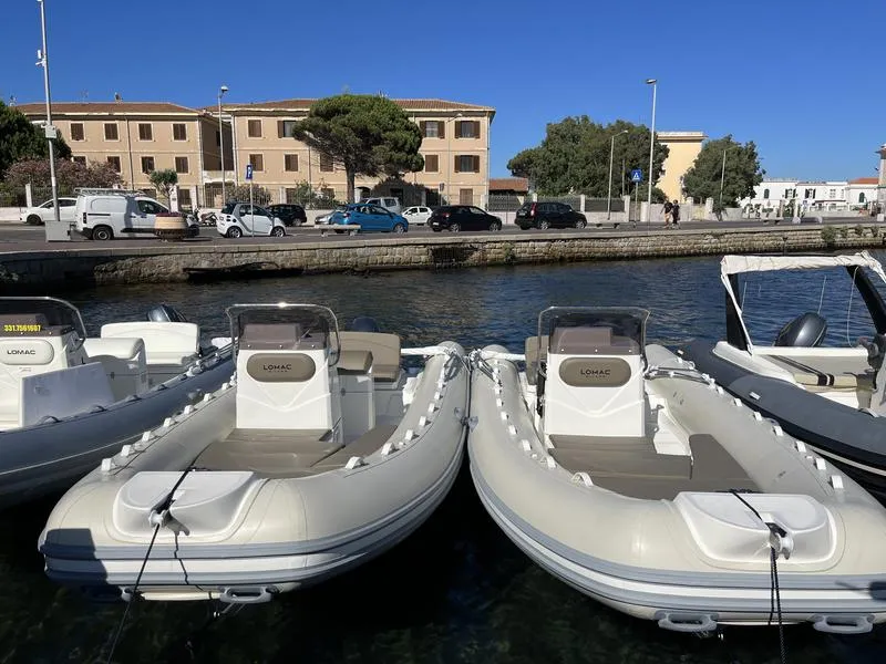 Rent an inflatable boat without a license for 8 people in La Maddalena