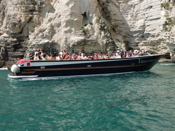 Escursione in barca mattutina lungo la costa del Gargano