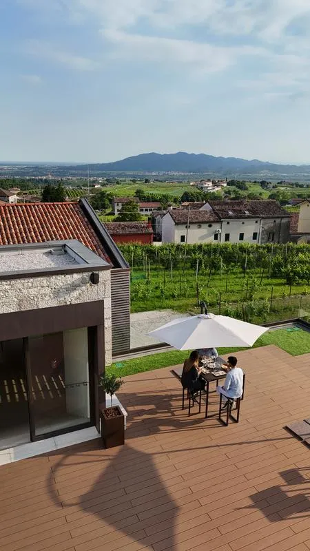 Winery tour and prosecco tasting on the terrace in Valdobbiadene
