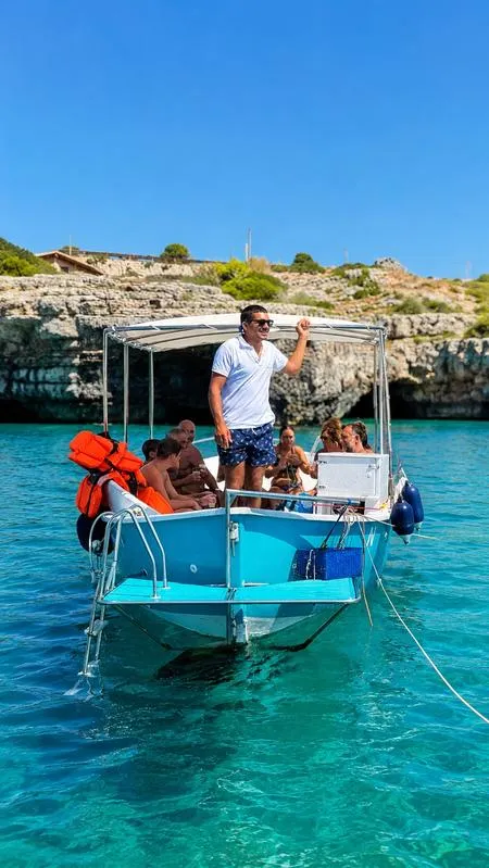 Escursione in barca con aperitivo alle grotte di Santa Maria di Leuca da Castrignano del Capo