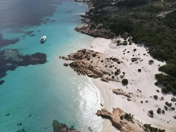 Escursione in motonave a Spargi e Budelli da Baja Sardinia