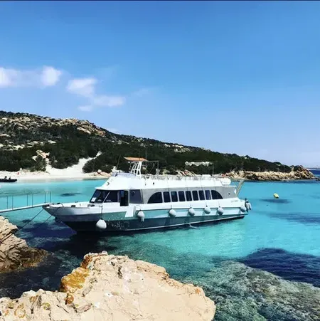 Escursione in motonave a Spargi e Budelli da Baja Sardinia