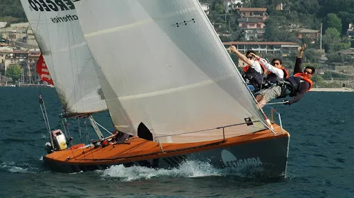 Racing sailboat tours on Lake Garda