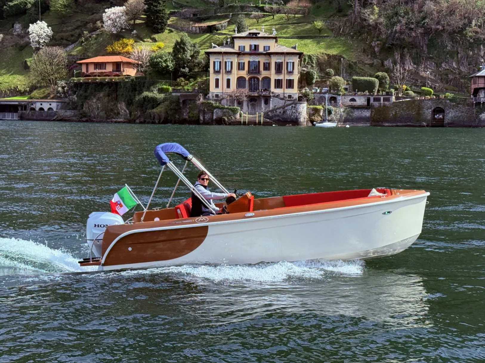 Tour del Lago di Como con barca privata