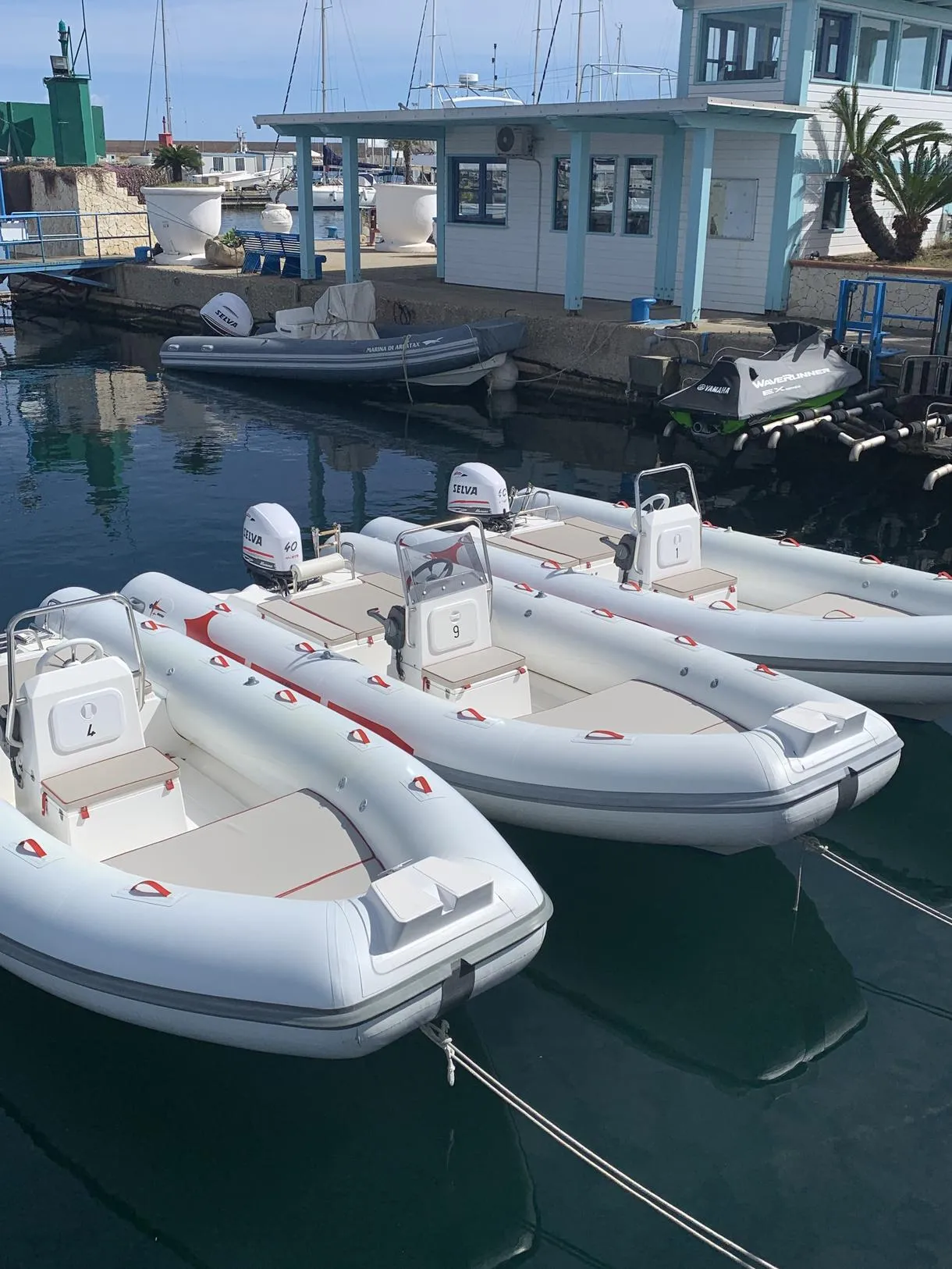 Noleggio gommone senza patente da Tortolì al Golfo di Orosei
